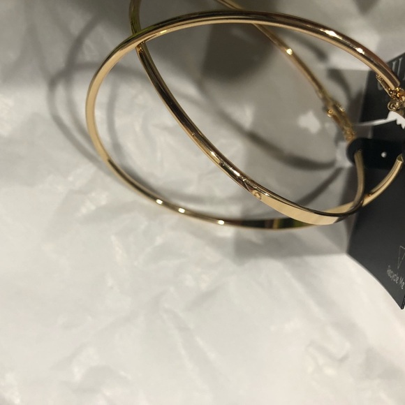 Guess gold plated 3” flat & round ede circular hoop earrings. new - Picture 11 of 15